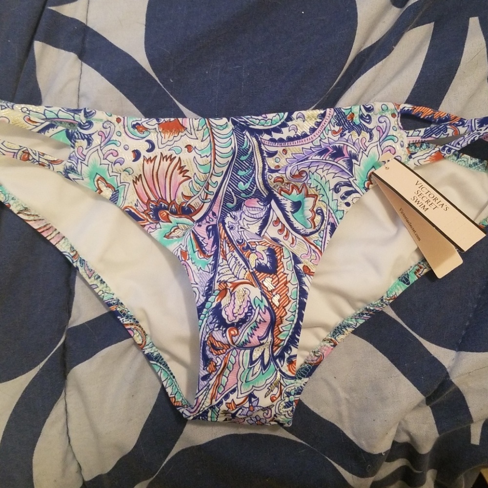 VS Strappy Cheeky Bottoms NWT